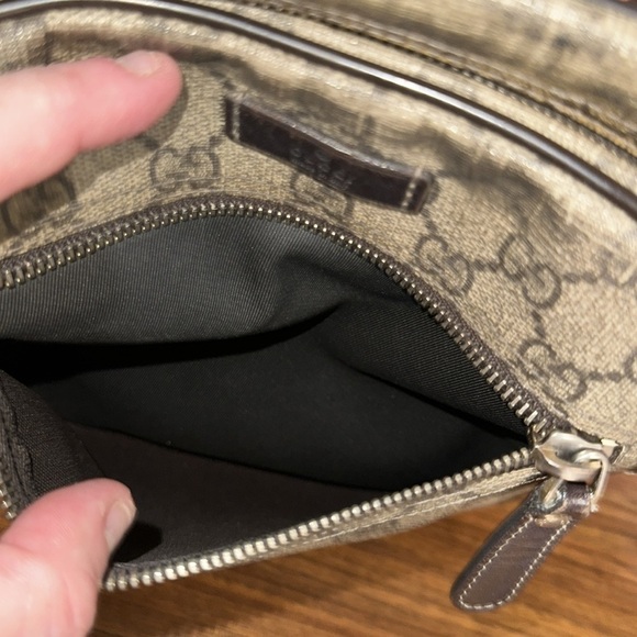 Gucci GG Messenger bag in monogram coated canvas   Vintage. - Picture 14 of 16